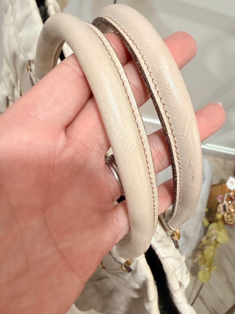 PRADA Gaufre Tote Bag Beige Lambskin Leather | Gold Hardware | VERY GOOD ❣️ - Picture 8 of 17